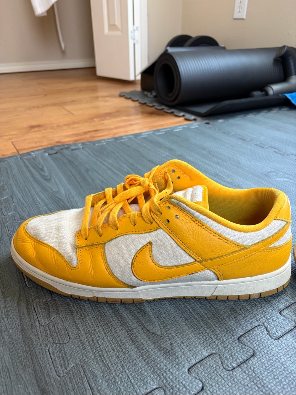Nike Dunk Low University Gold size 14